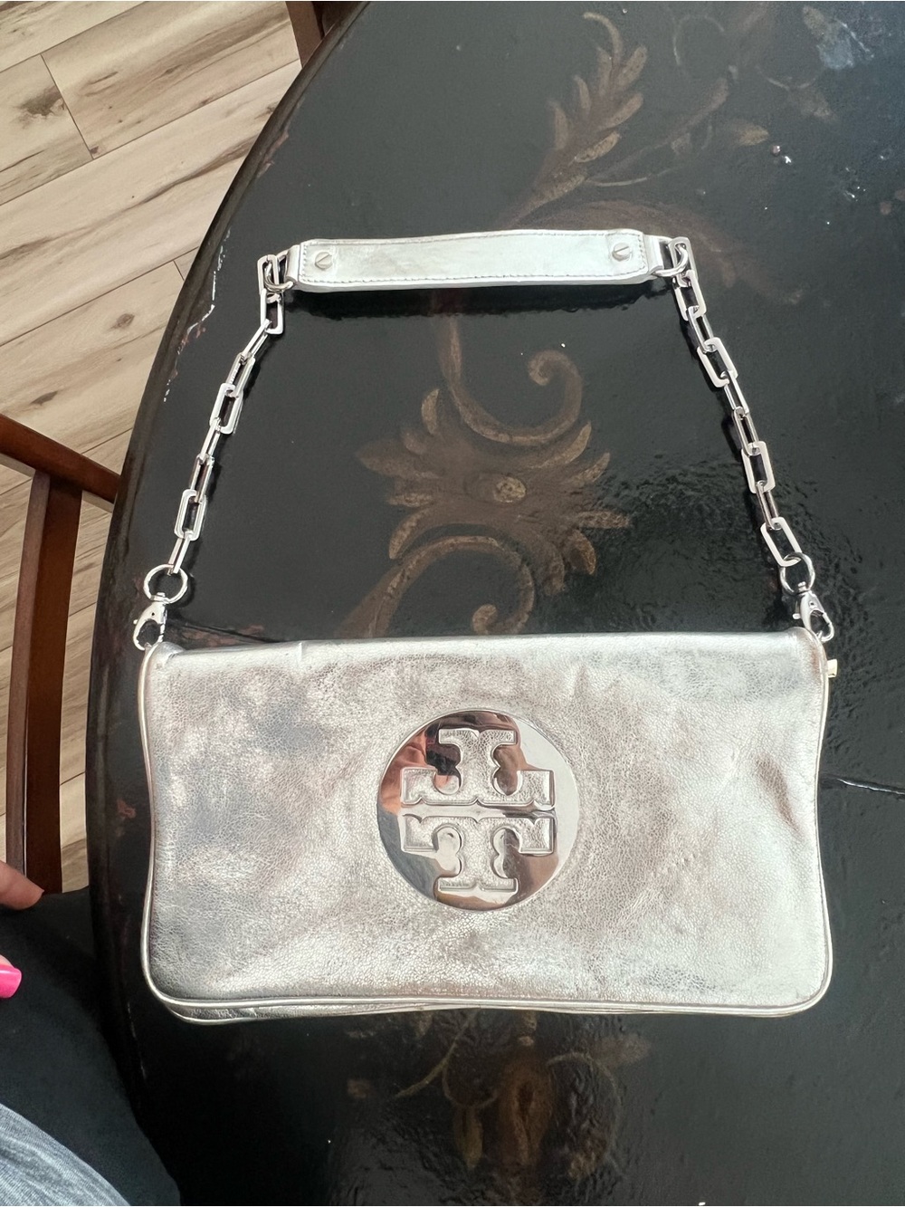 Tory Burch Reva Metallic Silver Leather Logo Clutch Shoulder Bag - Picture 15 of 15